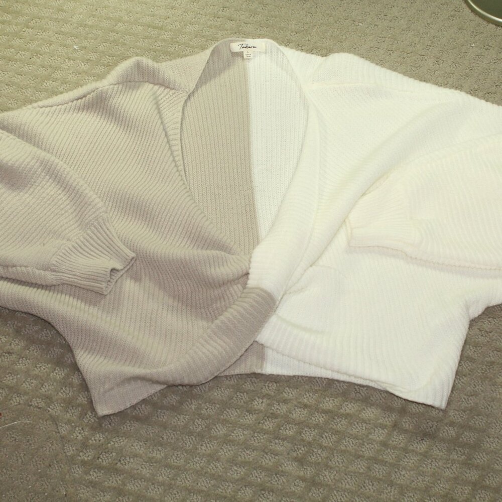 Takara Women's Size L Tan Cream Cropped Pullover Open Front Sweater